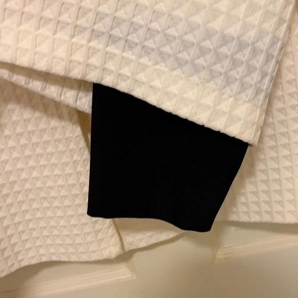 Ali Miles Cream Textured Cape with Black Accents - Picture 4 of 5